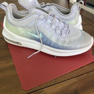 NIKE Women's sneakers